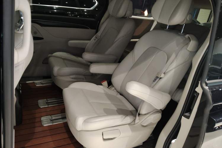 Used Buick GL8 2023 ES Lu Zun Comfort Model
