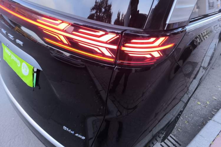 Used Denza D9 2024 DM-i 980 Four-Wheel Drive Prestige Model
