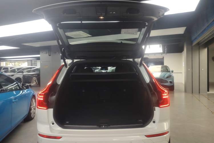 Used Volvo XC60 2024 B5 4x4 Smart Luxury Edition
