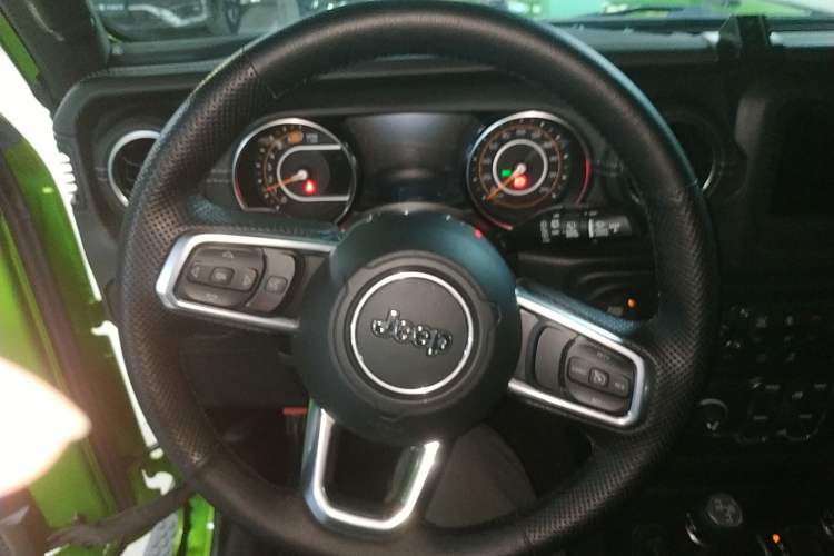 Used  Wrangler 2019 2.0T Sahara Four-Door Version China VI Emission Standard
