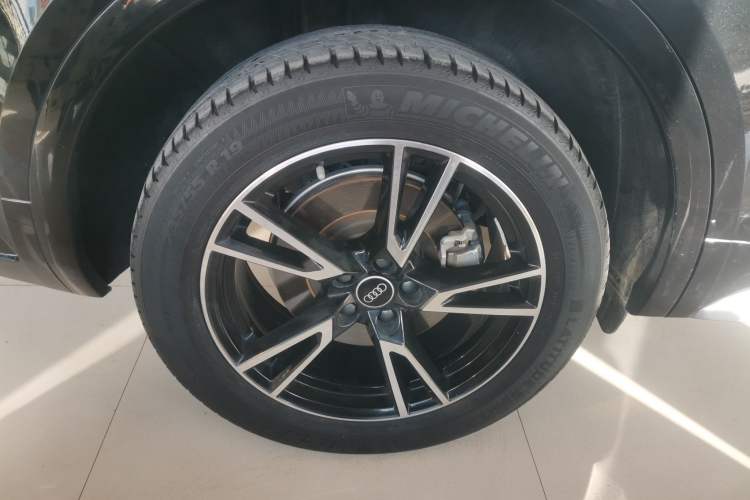 Used Audi Q5L 2022 40T Fashionable and Dynamic Model
