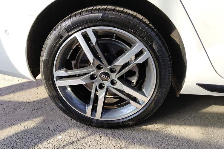 Used Audi A4L 2022 40 TFSI Luxury Dynamic Model
