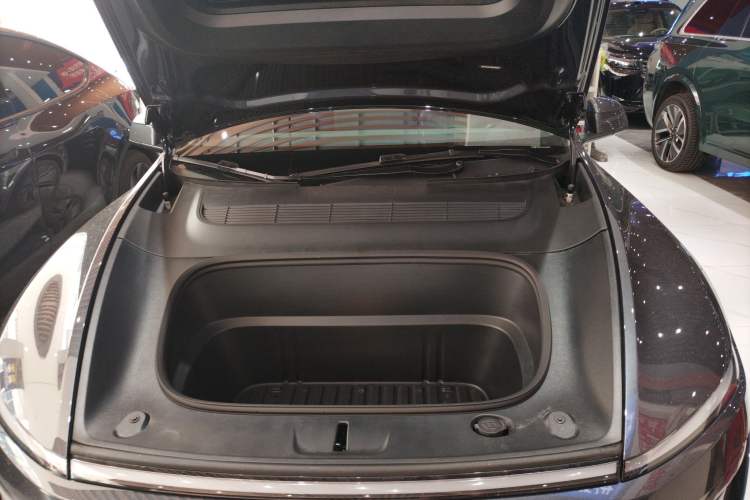 Used Tesla Model Y 2025 Rear-Wheel-Drive Version
