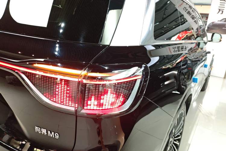 Used Hima AITO M9 2024 Range-Extended Ultra Version 52 kWh 5-Seater Model
