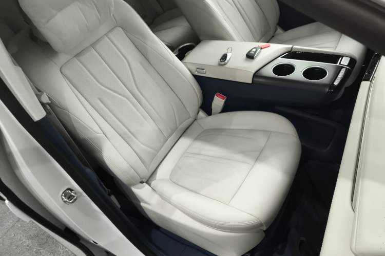 Used Buick GL8 New Energy 2024 Lu Zun Luxury Edition 6-Seater
