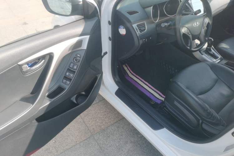 Used Hyundai Elantra 2015 1.6L Automatic Luxury Model