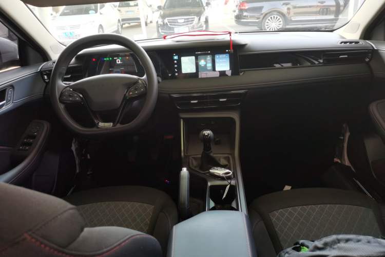 Used Roewe i5 2023 1.5L Manual Comfort Edition
