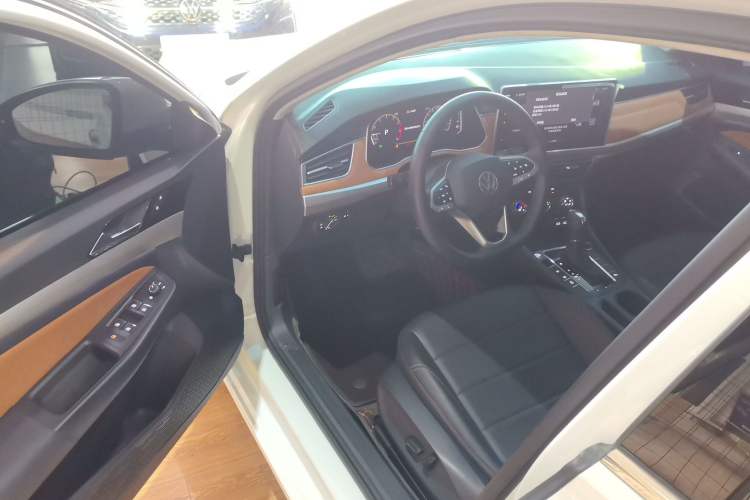 Used Volkswagen Bora 2024 200TSI DSG EnjoyDrive PRO Edition
