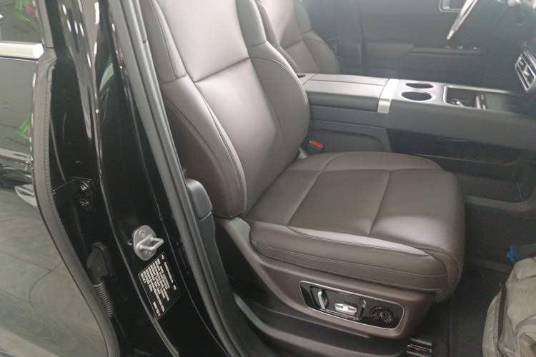 Used Li Auto L8 2023 Pro Model
