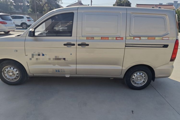 Used Wuling Hongguang V 2019 1.5L Jingqu Edition Sealed-Window Vehicle China VI LAR
