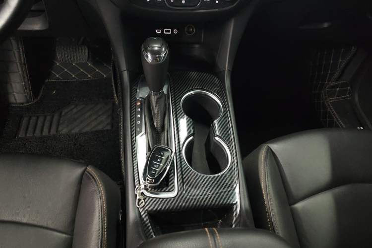 Used Chevrolet Equinox 2019 535T Automatic YuJie Edition China VI
