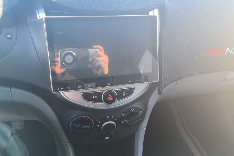 Used Hyundai Verna (older generation) 2016 1.4L Manual Smart GLS Trim