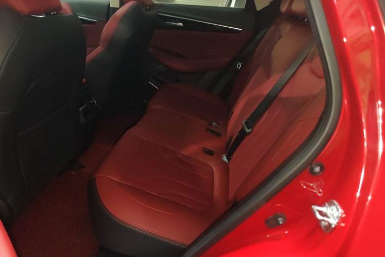 Used Changan CS85 COUPE 2019 1.5T DCT Luxury Version China VI Standard
