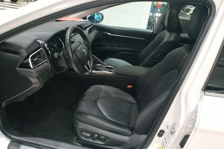 Used Toyota Camry 2018 2.5G Luxury Edition
