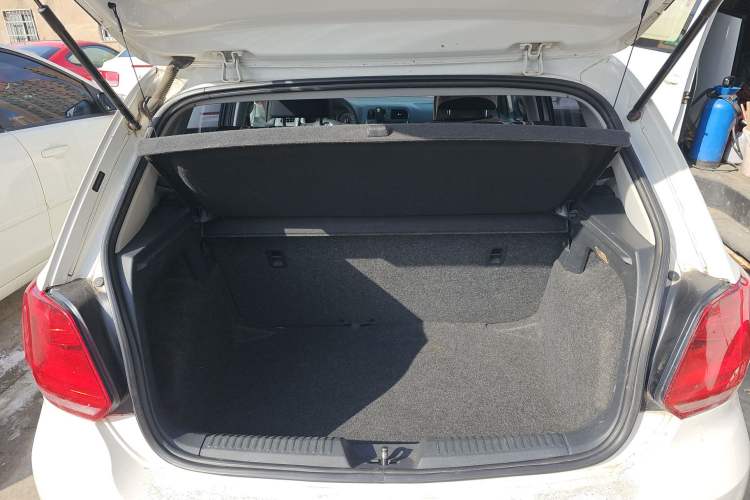 Used Volkswagen Polo 2014 1.4L Manual Fashion Edition