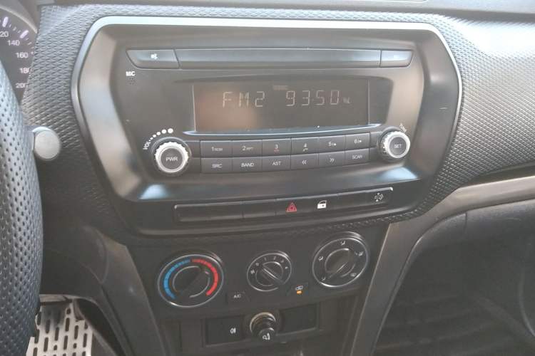 Used Great Wall Wingle 5 2017 2.0T European-spec Diesel Two-Wheel-Drive Entry-Level Big Double-Cab GW4D20D
