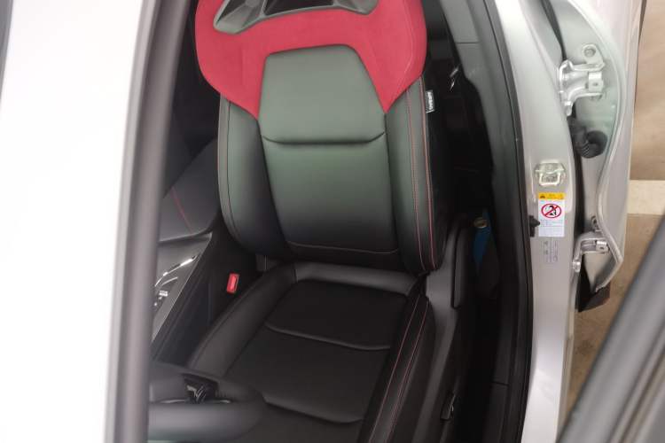 Used Changan X5 PLUS 2024 1.5T DCT ZhiZun Version
