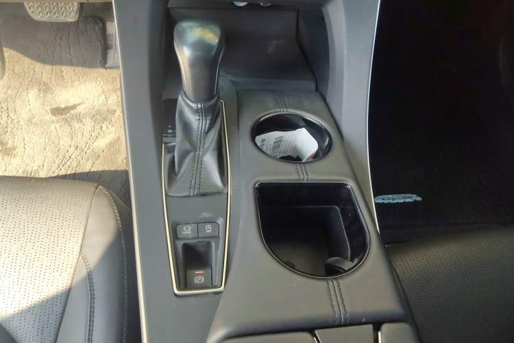 Used Toyota Avalon 2019 2.0L Luxury Edition China VI Standard
