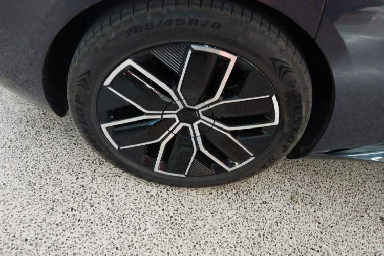 Used  12 2024 650 Three-Laser Four-Wheel Drive Performance Edition