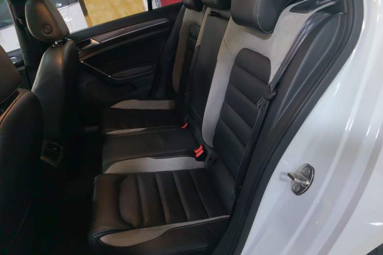 Used Volkswagen Golf 2016 1.4TSI Automatic R-Line
