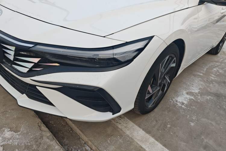 Used Hyundai Elantra 2023 1.5L CVT LUX Prestige Edition