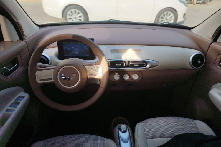 Used Wuling Hongguang MINIEV 2025 Four-Door Version Advanced Edition
