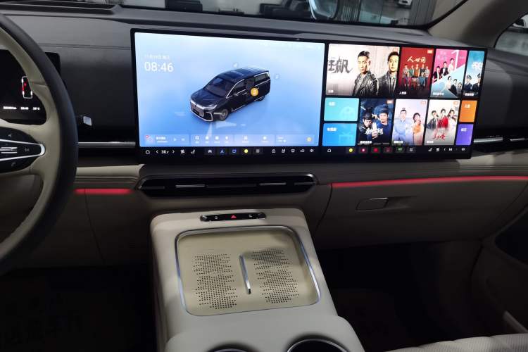 Used VOYAH Dream 2025 PHEV Four-Wheel Drive Prestige Kunpeng Edition
