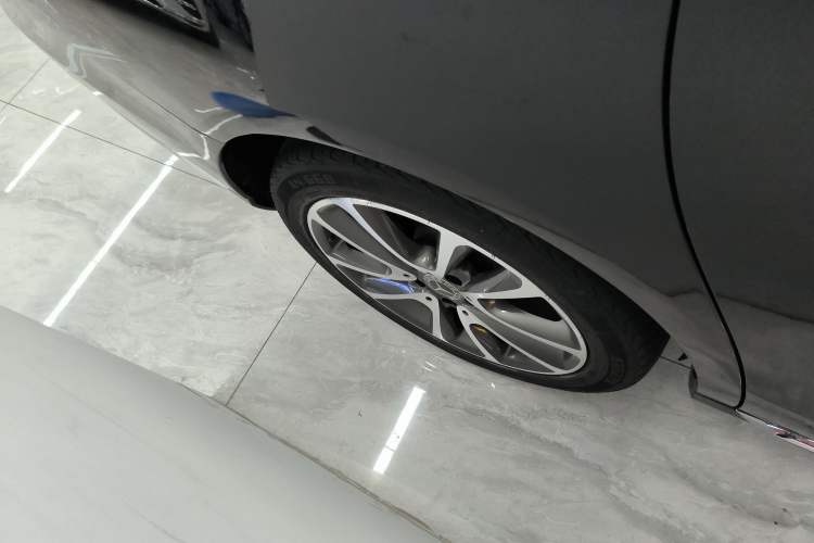 Used Mercedes-Benz E-Class 2020 Facelift E 260 L