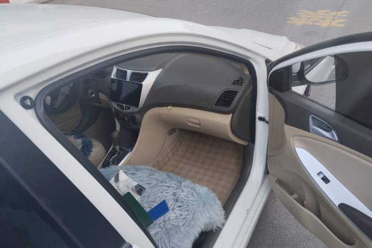 Used Hyundai Verna 2010 Sedan 1.4L Automatic Comfort Model GS
