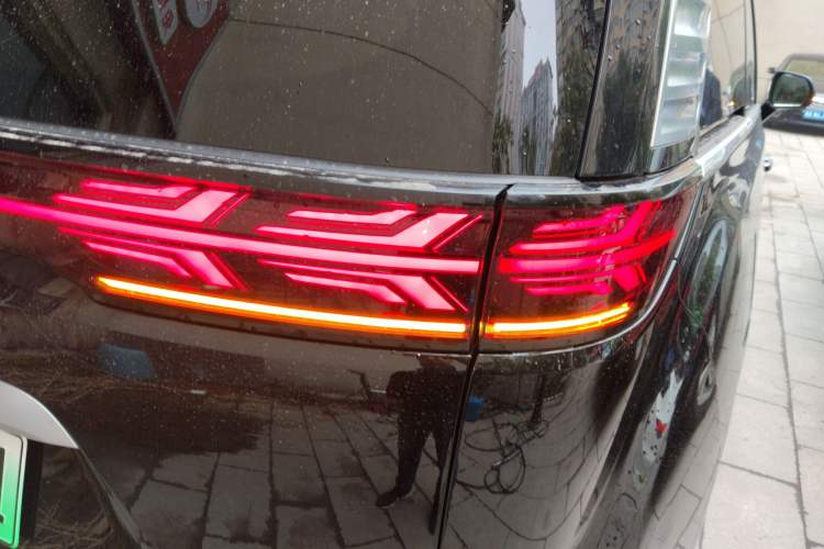 Used Denza D9 2024 DM-i 980 Four-Wheel Drive Flagship Model