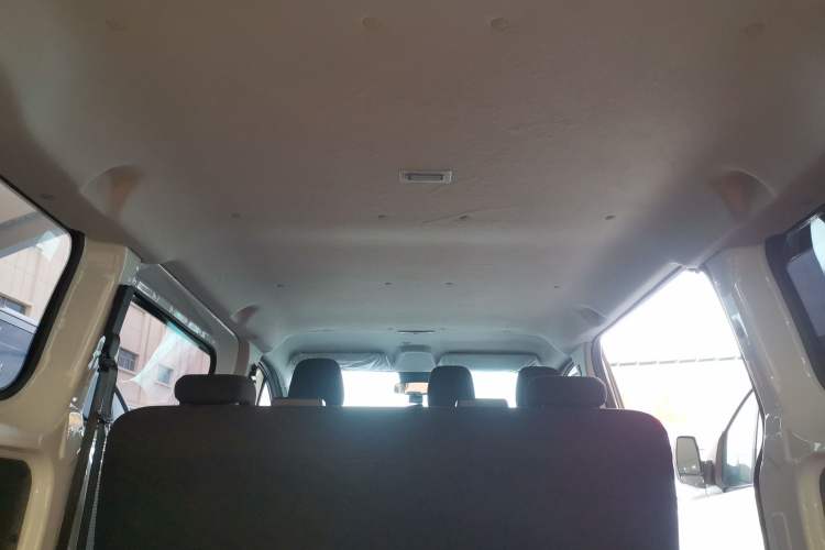 Used Ford Transit 2023 2.0T Diesel Automatic Multi-Function Commercial Vehicle Short Wheelbase Low Roof 5/6 Seats
