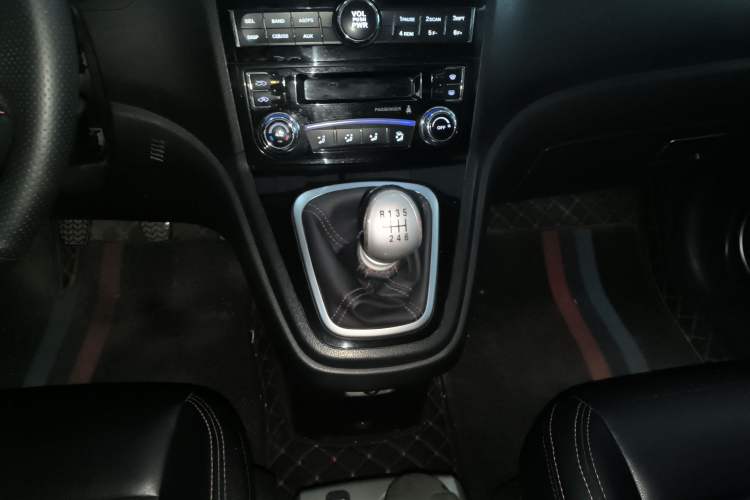 Used Haval H6 2016 Upgraded Model 1.5T Manual Two-Wheel Drive Value Edition
