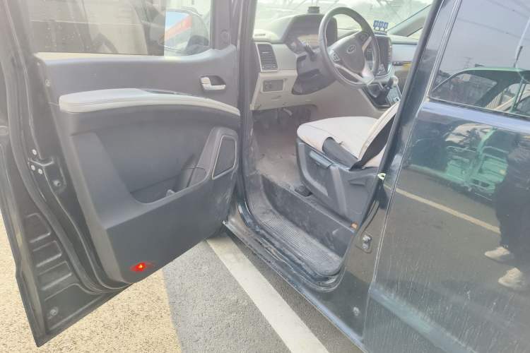 Used  M4 2019 Business Series 2.0L Manual - China VI Standard