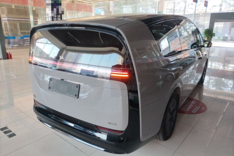 Used Li Auto MEGA 2024 Ultra Model
