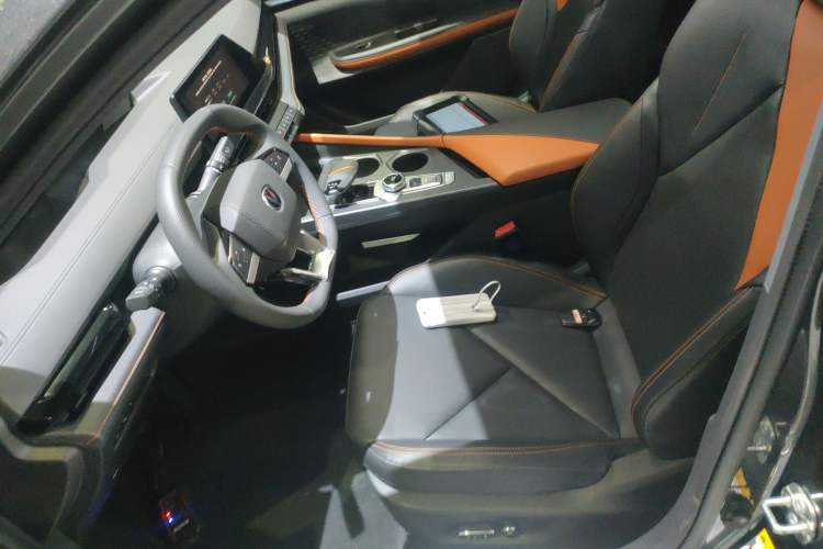 Used Changan UNI-V iDD 2023 ZhiDian iDD 1.5T 113km Smart & Fun Version
