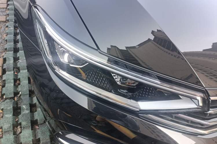 Used Volkswagen Magotan 2025 Revised Version 2 Zhongxiang Edition 330TSI DSG Luxury Trim
