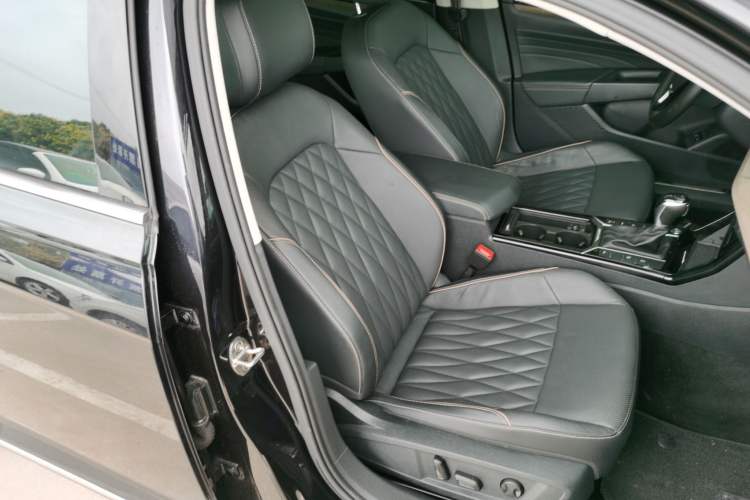 Used Volkswagen Passat New Energy 2020 430 PHEV Hybrid Luxury Edition China VI Standard
