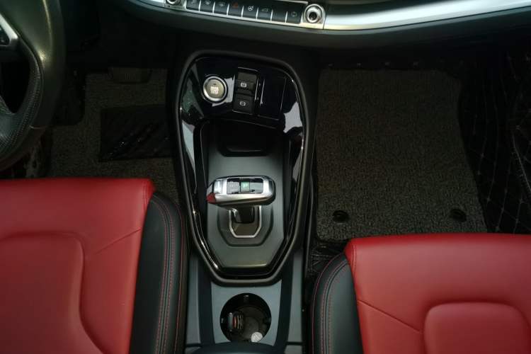 Used Haval H2s 2018 Red-Label 1.5T Dual-Clutch Elite Model
