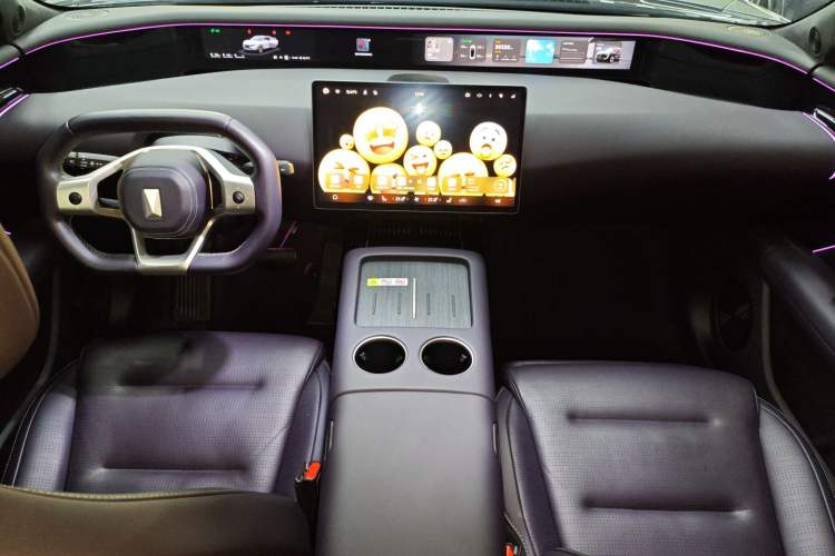 Used  07 2024 Max Extended-Range Edition