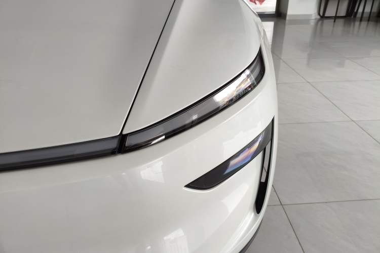 Used Tesla Model Y 2025 Long-Range All-Wheel Drive First Edition
