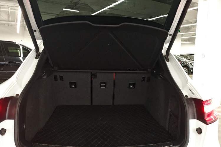 Used Porsche Macan 2024 Macan 2.0T
