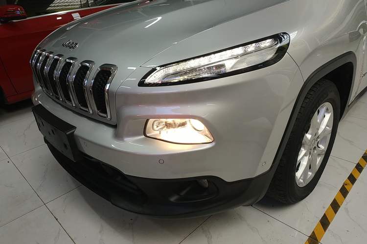 Used  Cherokee 2016 2.0L Superior Edition
