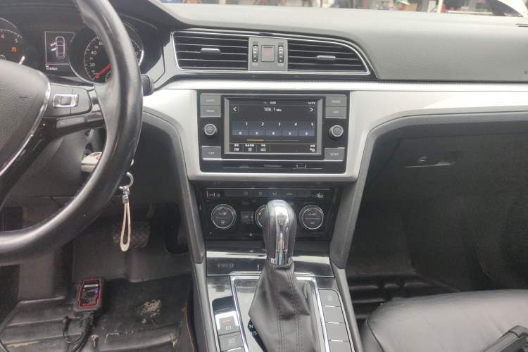 Used Volkswagen Lamando 2015 330TSI DSG Comfort Edition
