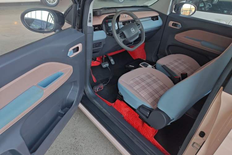 Used Chery QQ Ice Cream 2024 Edition Youth Version 120km Milkshake