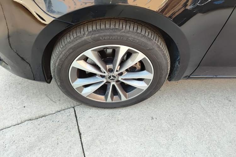 Used Mercedes-Benz V-Class 2021 V 260 Avantgarde Edition
