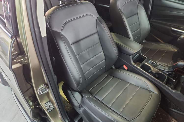 Used Ford Kuga 2018 EcoBoost 180 Two-Wheel-Drive Platinum Edition
