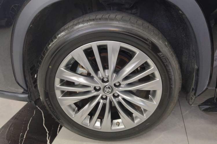 Used Toyota Highlander 2023 2.5L Smart Electric Hybrid Dual-Motor All-Wheel-Drive Luxury 7-Seater
