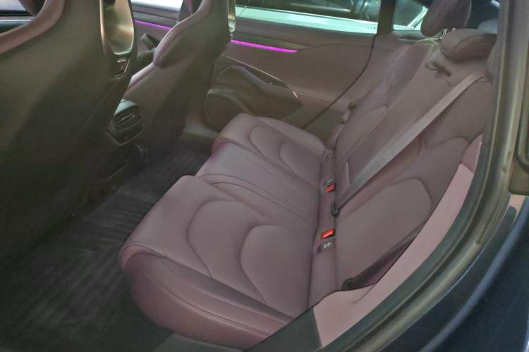 Used  SU7 2024 Four-Wheel Drive Ultra-Long Range Advanced Intelligent Driving Max Edition
