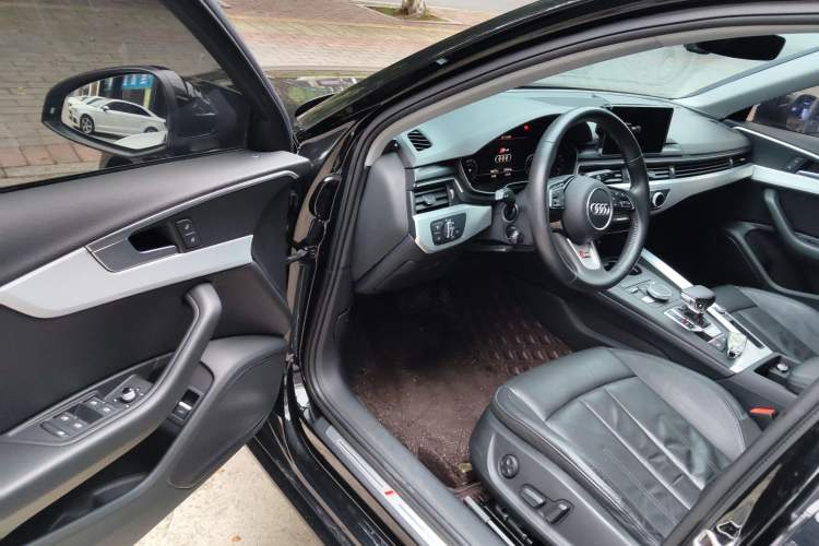 Used Audi A4L 2019 40 TFSI Fashion Edition China VI Emission Standard
