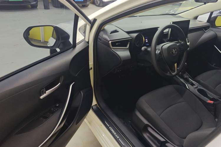 Used Toyota Corolla 2021 Dual-Motor 1.8L E-CVT Elite Edition
